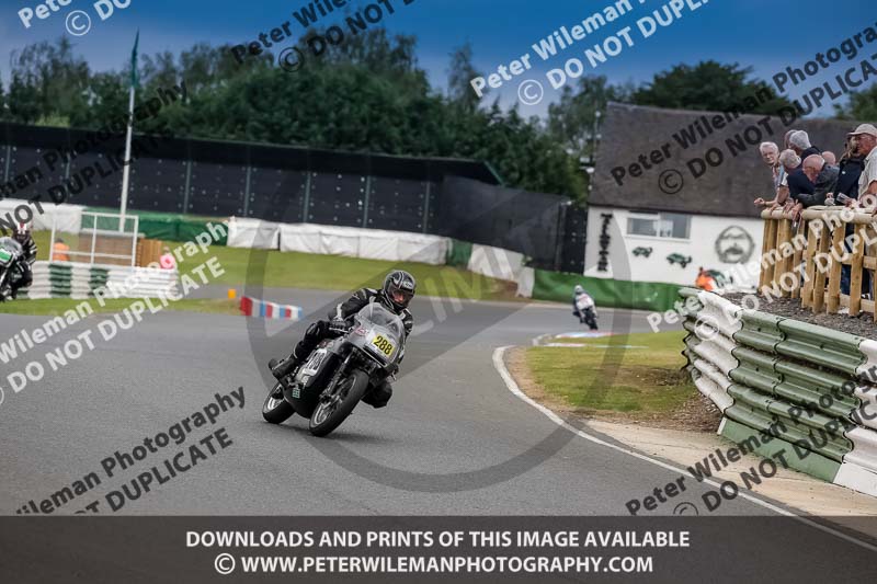 Vintage motorcycle club;eventdigitalimages;mallory park;mallory park trackday photographs;no limits trackdays;peter wileman photography;trackday digital images;trackday photos;vmcc festival 1000 bikes photographs